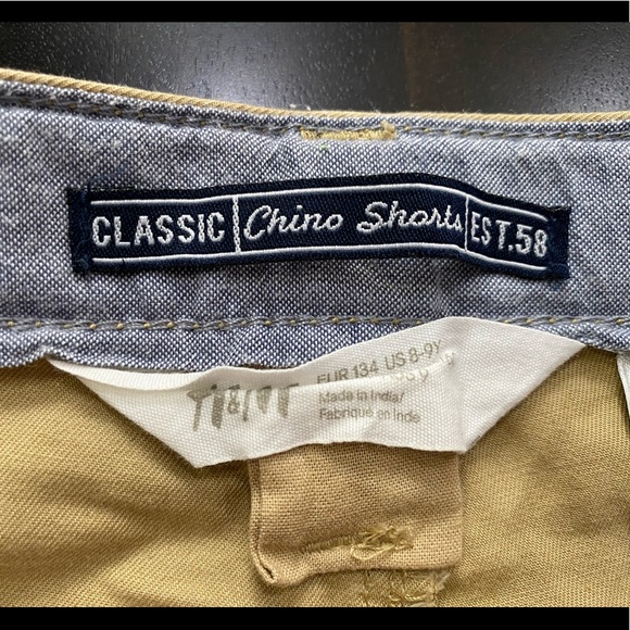 Classic Chino Shorts Size 8-9Y - Picture 2 of 11